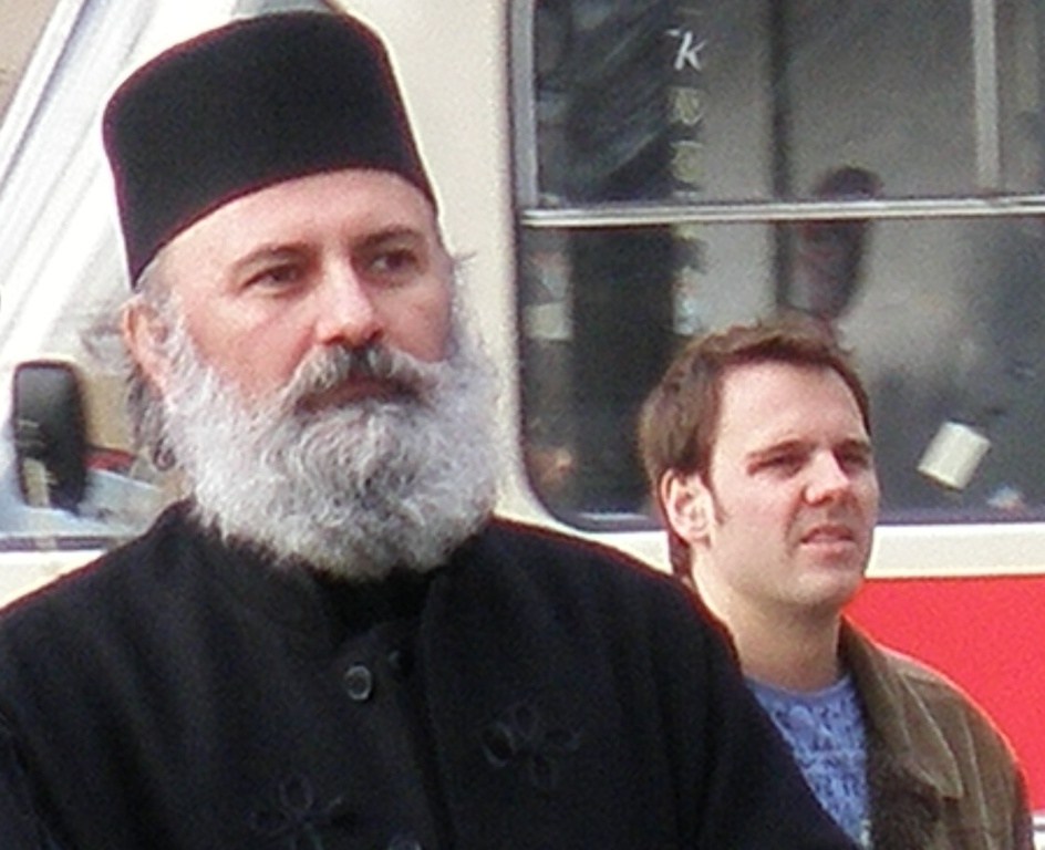 Ušlechtilá tvář kněze z blízka